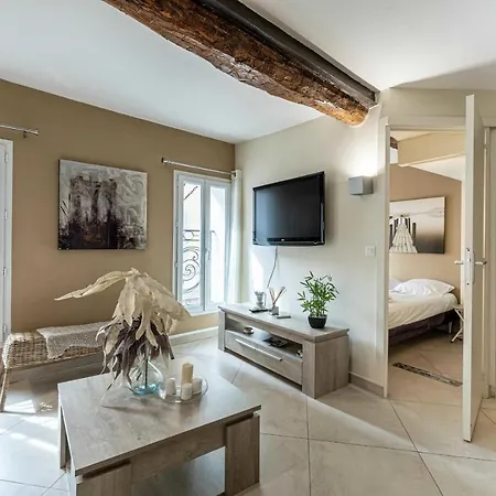 Magnificent Atypical 3-room 2br6p - Meynadier Apartment *